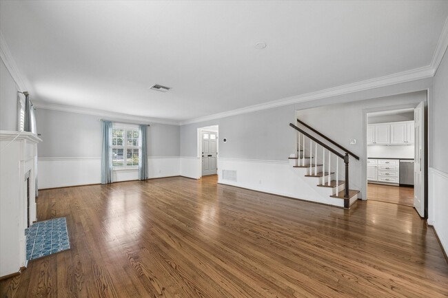 Photo - 2316 Wordsworth St