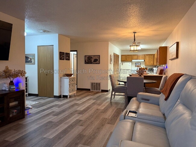Photo - 415 22nd St E Unit L