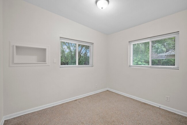 Photo - 5212 N Indiana Ave