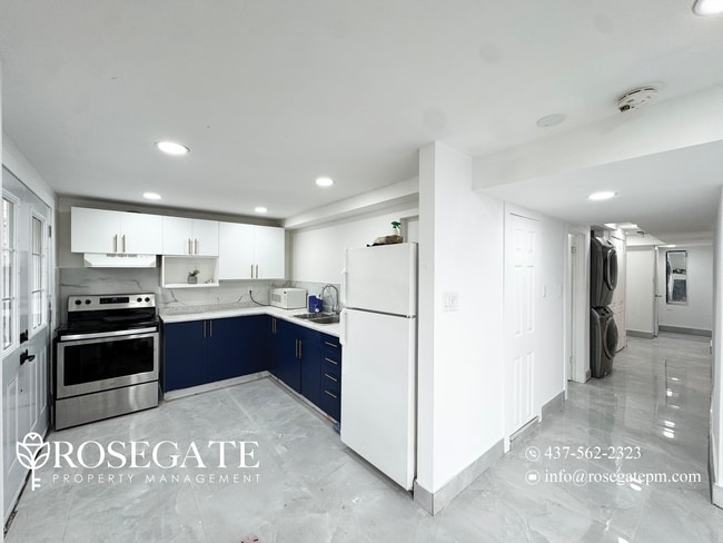 Photo - BRAND NEW 3 BEDROOM 2 BATHROOM WALKOUT BASEMENT Unité 2