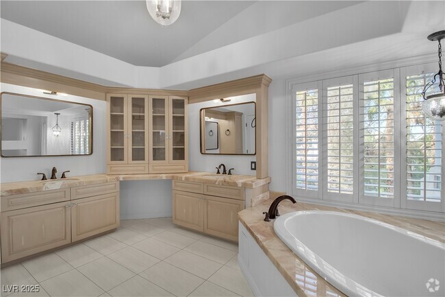 Building Photo - 2600 Sun Reef Rd Rental
