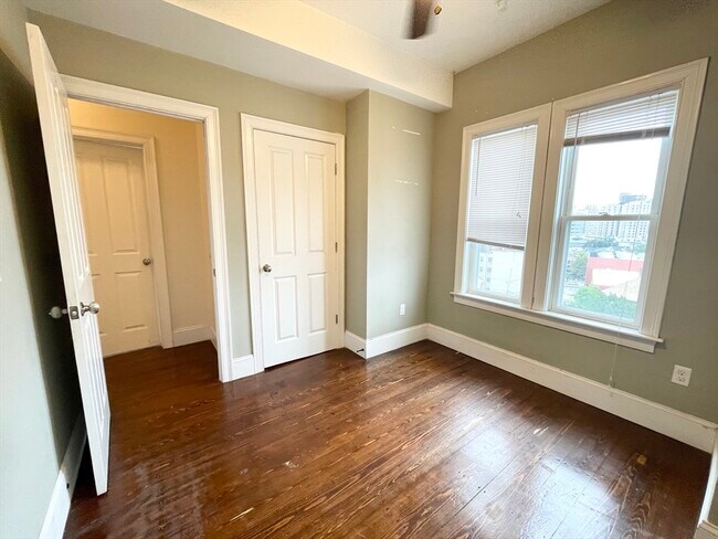 Photo - 178 Hillside St Unidad 3