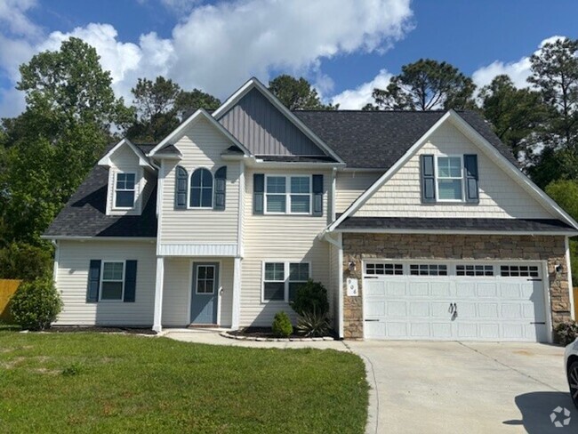 Building Photo - Beautiful 3 bedroom, 2.5 bath home with Bo...