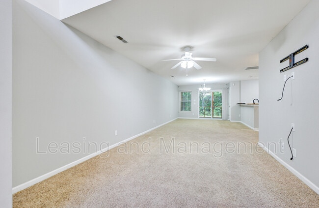 Photo - 8849 Jenny Lind St