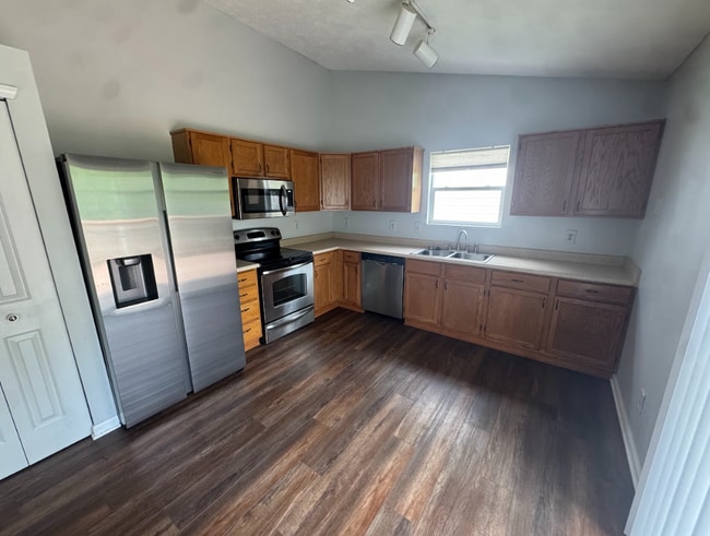 Photo - 778 Kingston Cir