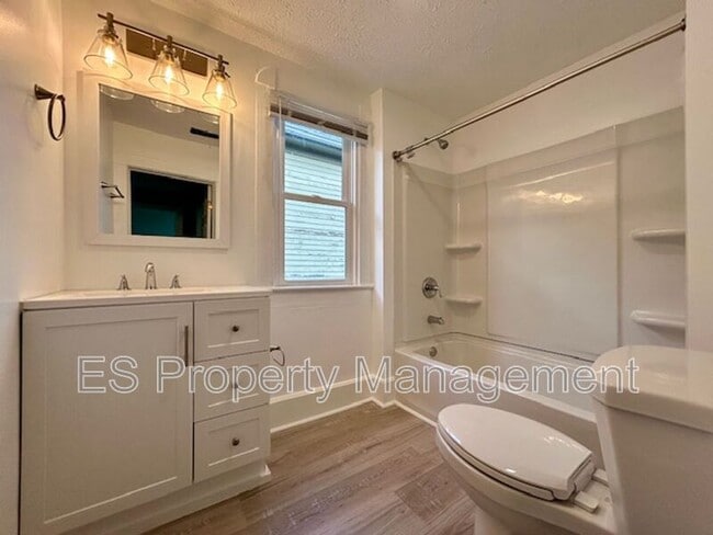 Photo - 921 Tecumseh St