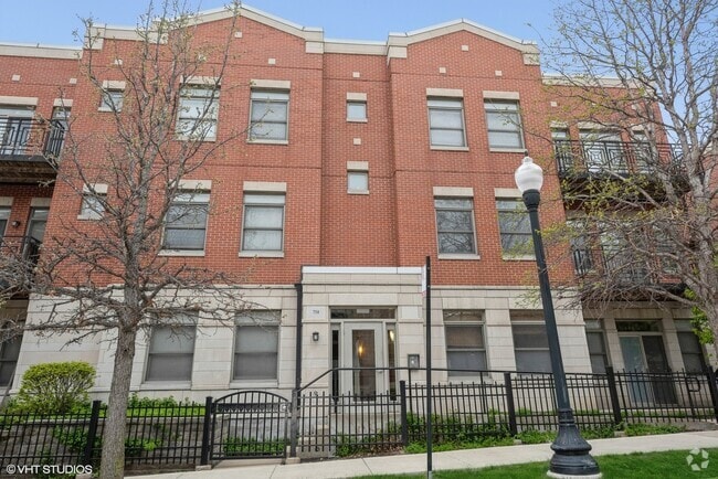 Building Photo - 758 W 15th St Unit 2A Rental