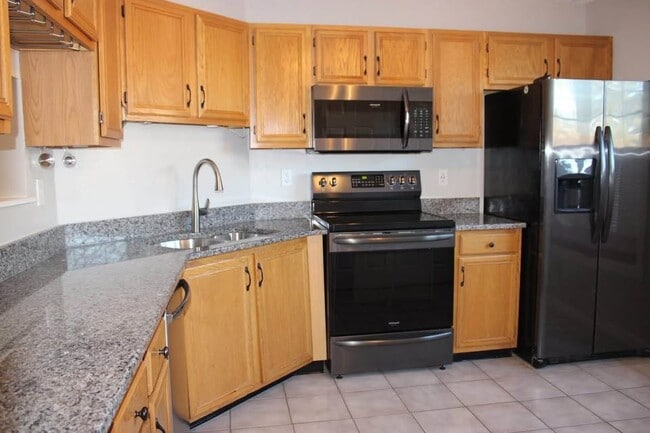 Photo - 433 Ellis Ln