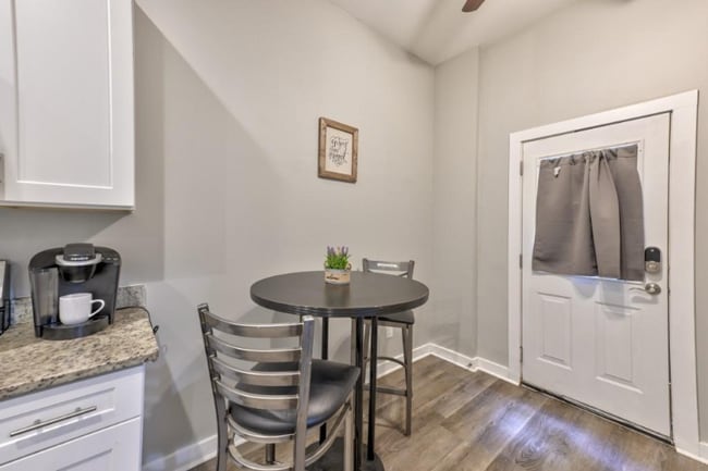 Photo - 614 Larchmont Dr NW Unit 1