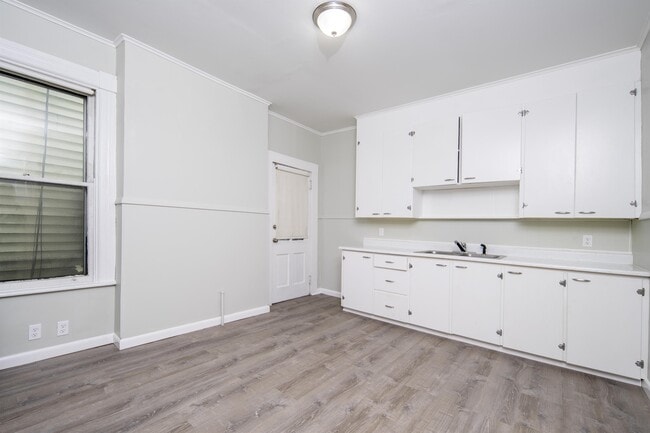 Building Photo - 159 Hoosick St Unit 1 Front