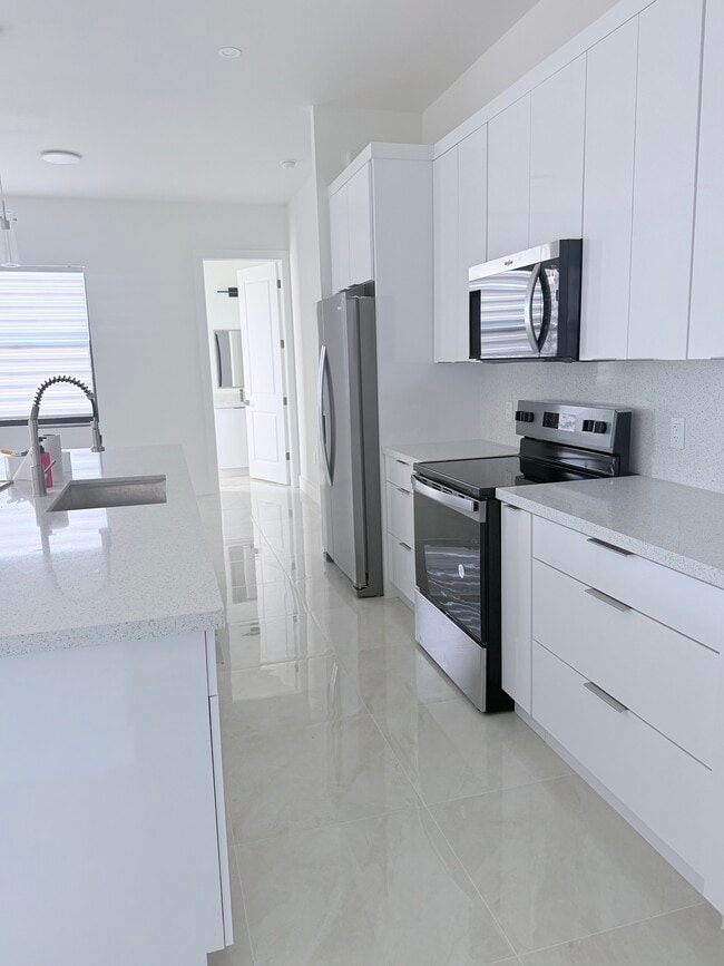 Photo - 2504 Vera Ave S