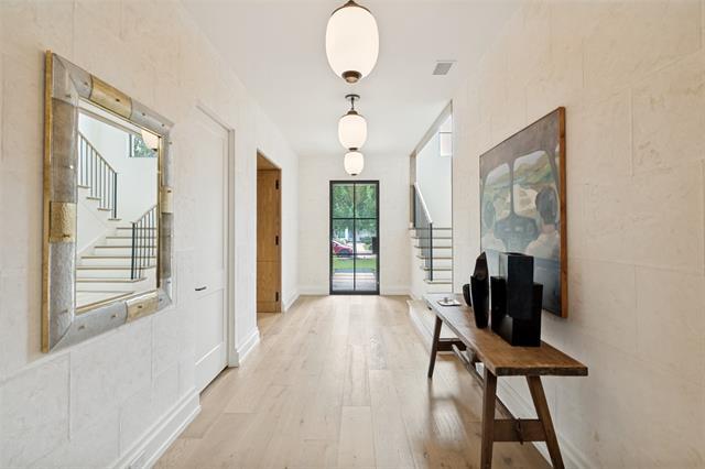 Photo - 7007 Robin Rd