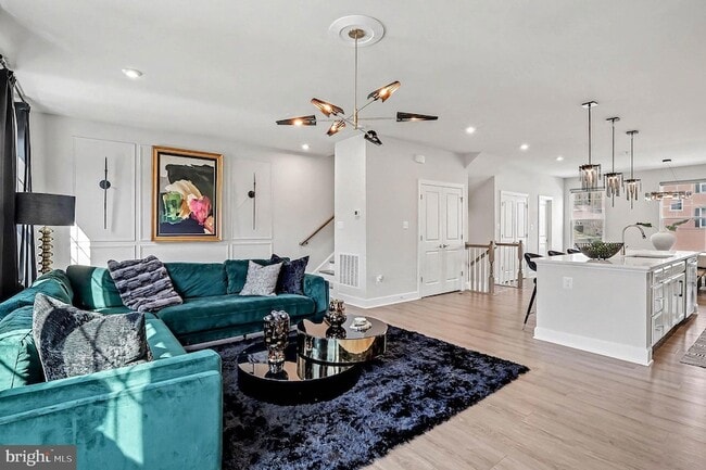 Building Photo - 10878 Foxtrot Cir