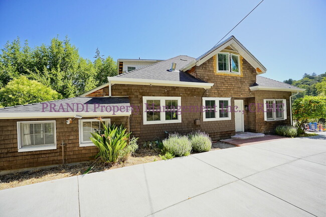 Classic, Modern and Private Home with Fres... - Classic, Modern and Private Home with Fres...