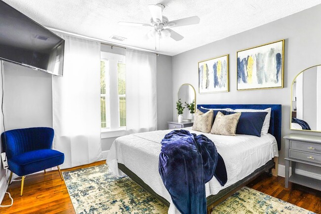 2280 Dauphine St Unit B