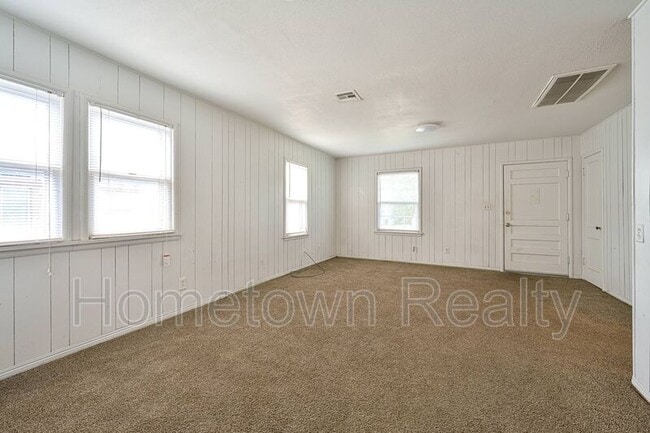 Photo - 2604 NE 21st St