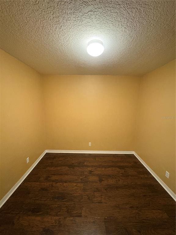 Photo - 252 Castlekeeper Pl