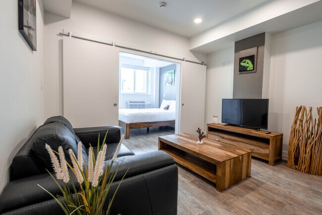 Photo - 1827 Albert St Unité SI ID1367404P