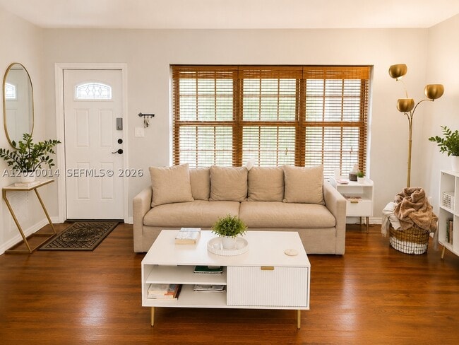 Photo - 535 NE 129th St