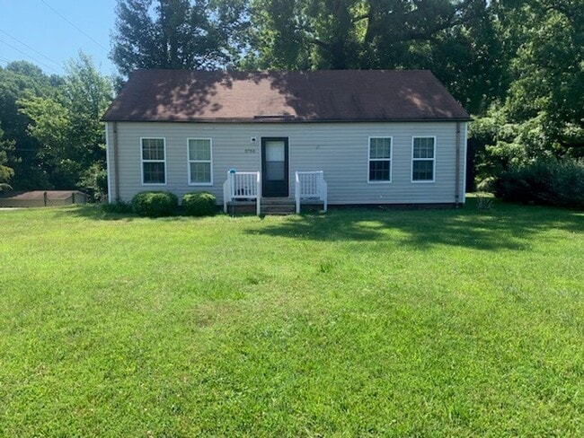 Updated 2 Bed 2 Bath In Peaceful Brown Summit - Updated 2 Bed 2 Bath In Peaceful Brown Summit Casa