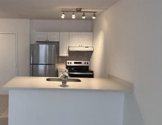 Building Photo - 2501 Riverside Dr Unit 103A