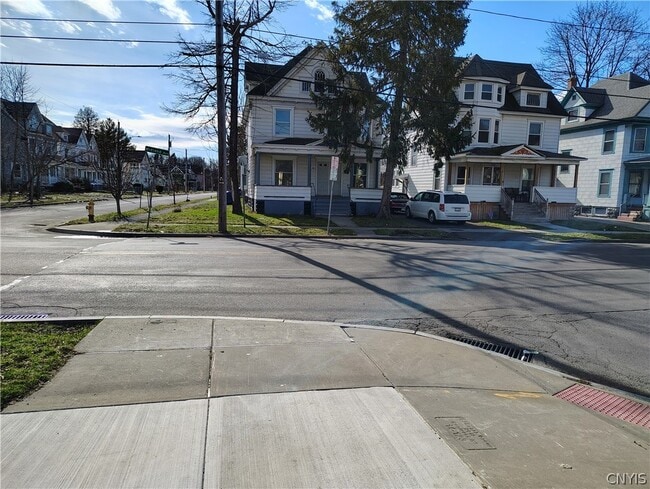 Building Photo - 1330 Midland Ave