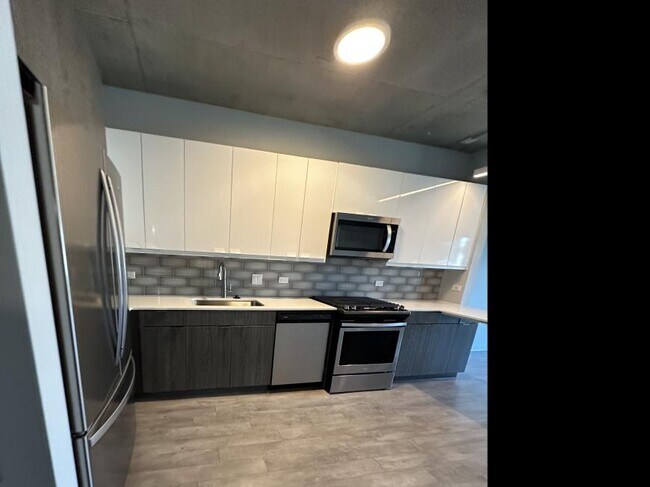 1 bedroom in Chicago IL 60613 - 1 bedroom in Chicago IL 60613 Condo Unit 619