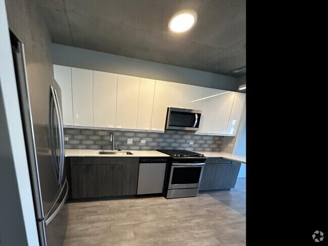 Building Photo - 1 bedroom in Chicago IL 60613 Unit 619 Rental