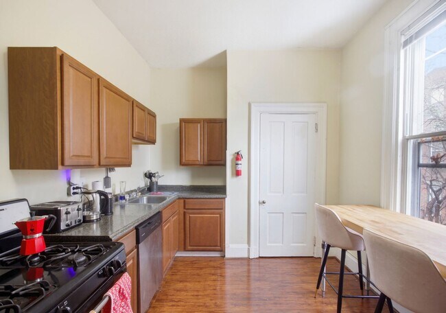 Photo - 122 E University Ave Unit 2