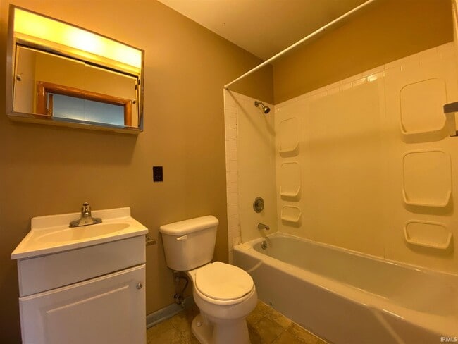 Photo - 1101 N College Ave