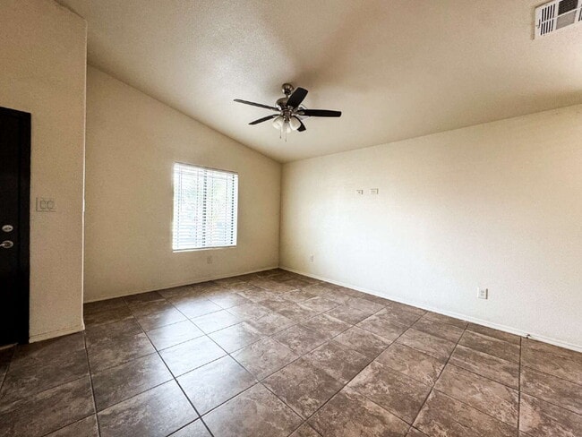 Photo - "Cozy 3-Bedroom, 2-Bathroom Home in San Luis!"