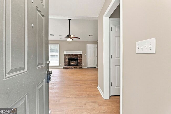 Photo - 104 Ridgefield Cir
