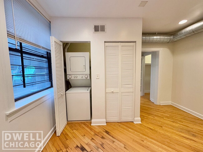 Photo - 3300 N Lakewood Ave Unidad 1