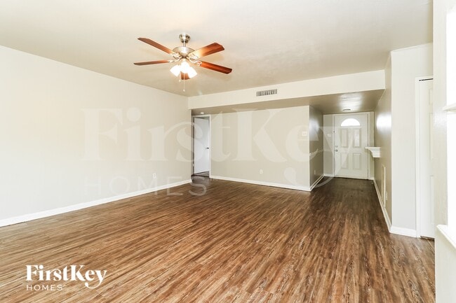 Photo - 2918 Rayswood Dr