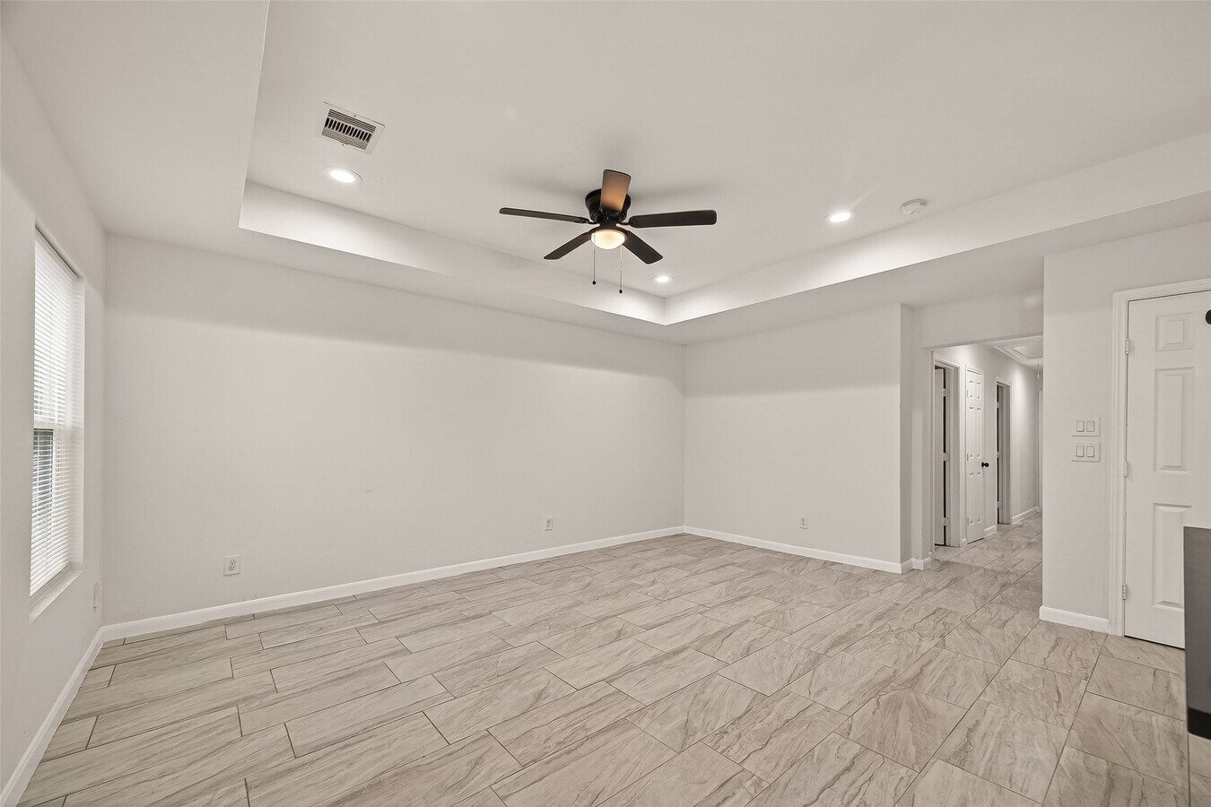 Photo - 4302 Hirsch Rd