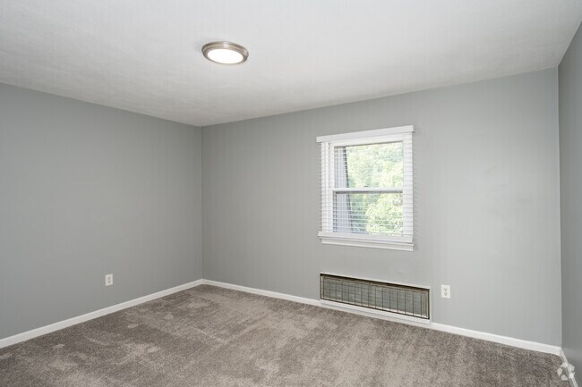 2BR, 1BA - 980SF - Primary Bedroom