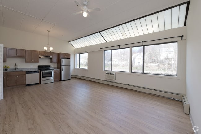 Windjammer Cove Apartments