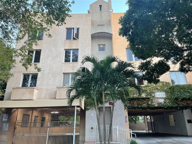 Building Photo - 2630 SW 28th St Unit 33