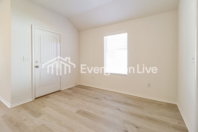 Photo - 106 Jasmine Ct