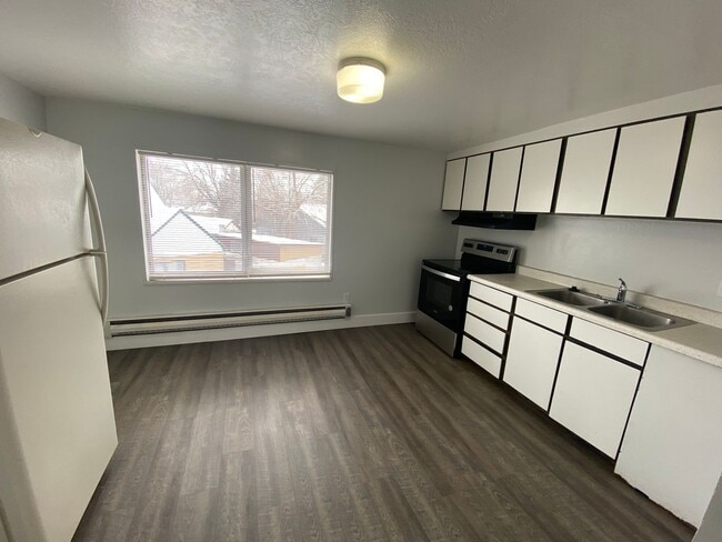 2-Bed 1-Bath Green Leaf Apartments