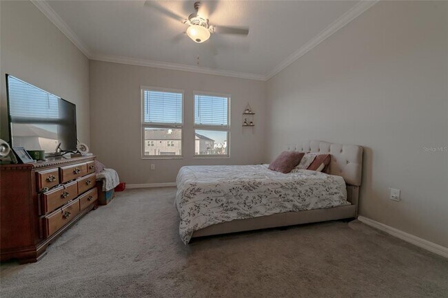 Photo - 31974 Blue Passing Loop