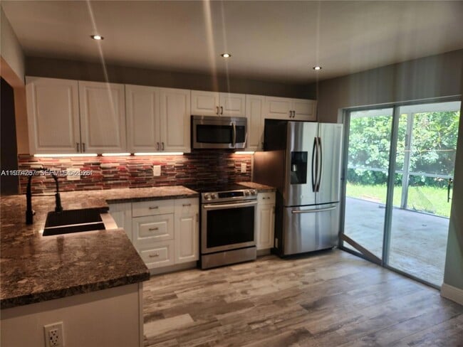 Photo - 107 18th Ave S