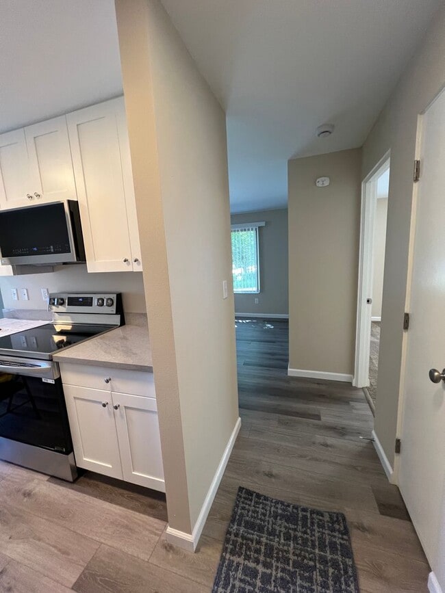 Photo - Newly Renovated 1-Bedroom Apartment in the Heart of Everett Unit 01