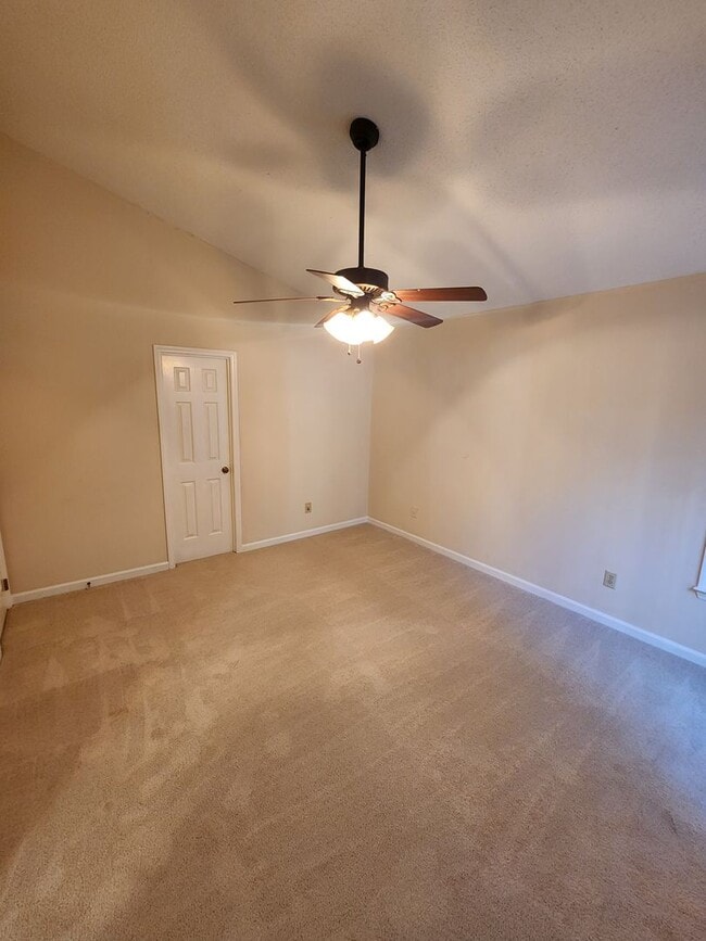 Photo - Durham / 2BR Woodcroft Condo AVAIL