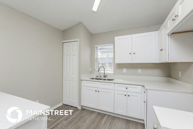 Photo - 6250 Kaieteur Ln