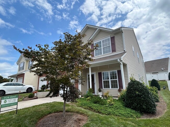 Immaculate beautiful 3-bedroom, 2.5-bath t... - Immaculate beautiful 3-bedroom, 2.5-bath t... Townhome
