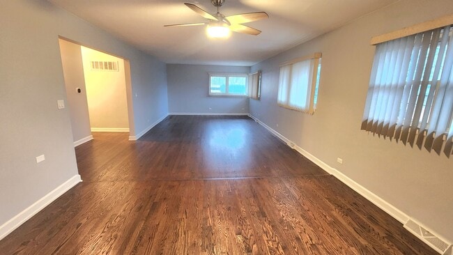 Photo - 1008 N Milwaukee Ave Unit 1