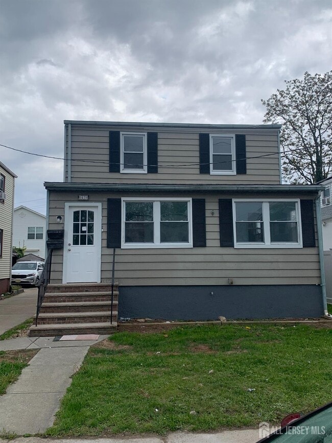 Building Photo - 47 Holly St Unit 2