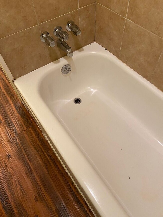 Photo - 509 S Bowen Rd