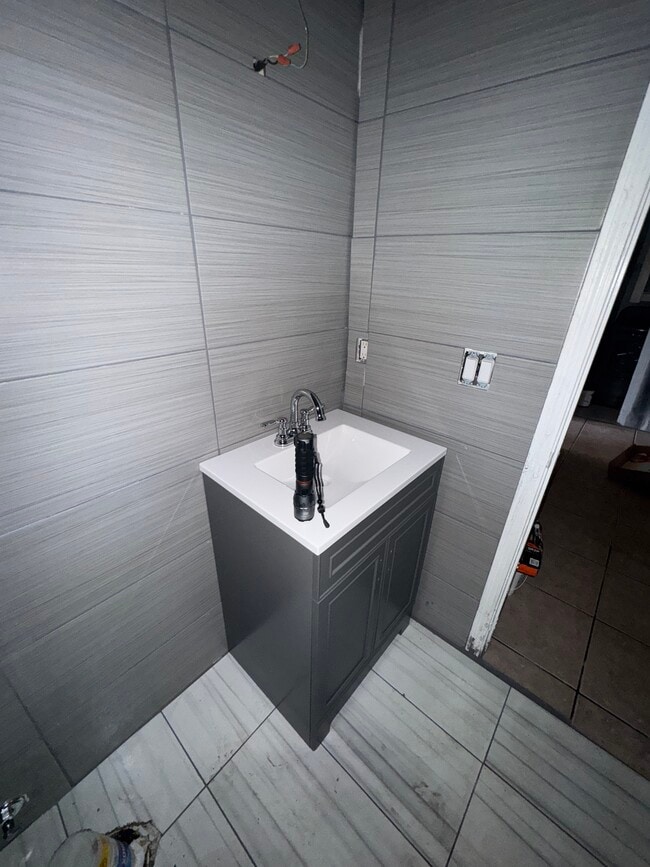 Photo - 1863 Nekoma Ct Unit B